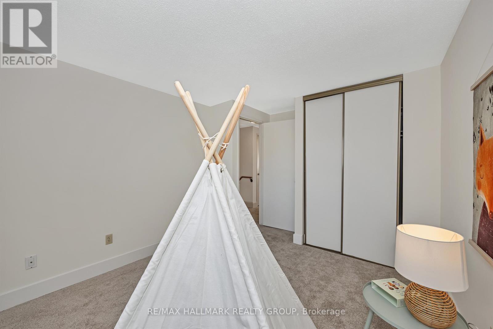 698 Malibu Terrace, Ottawa, Ontario  K2C 3T8 - Photo 27 - X12494194