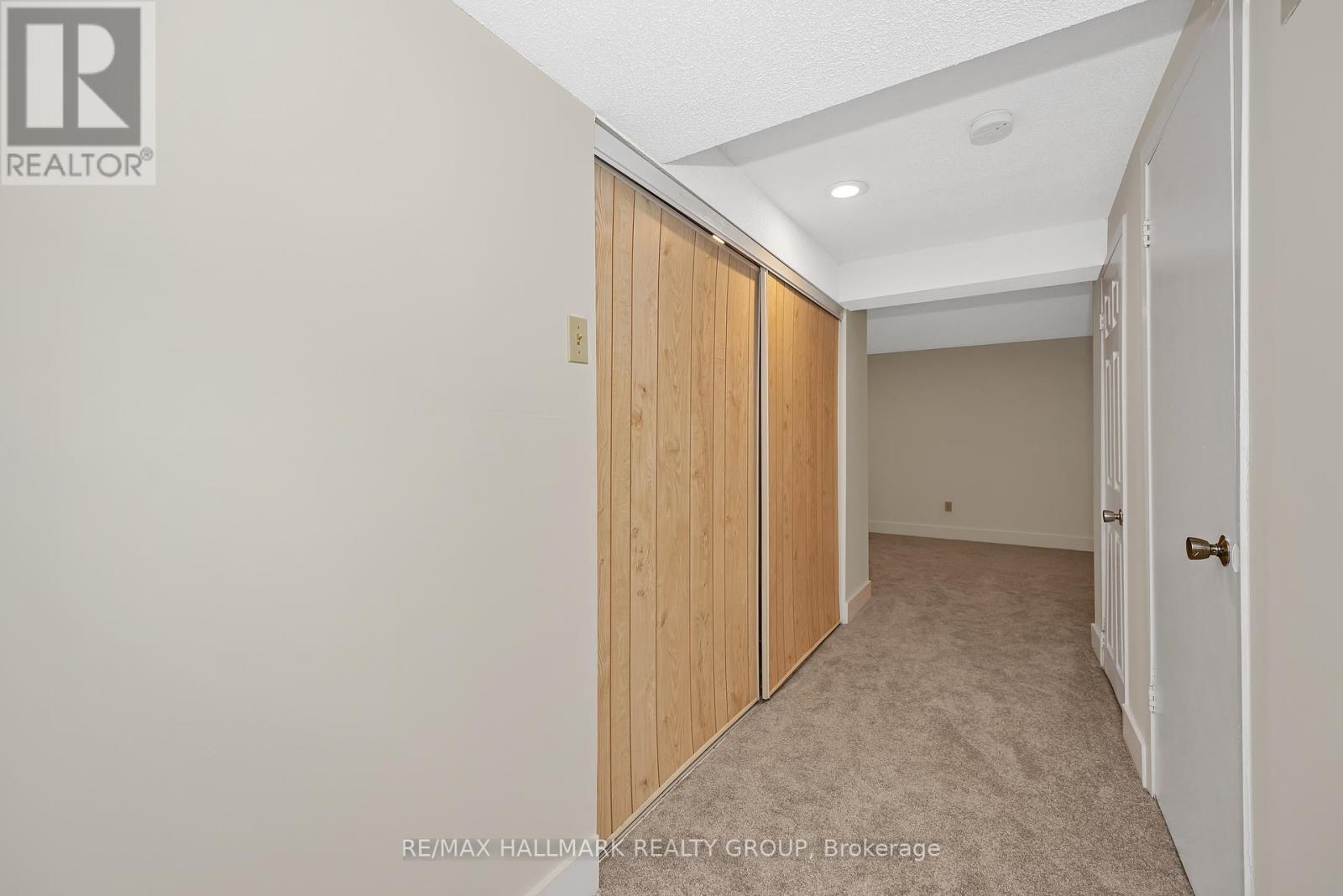 698 Malibu Terrace, Ottawa, Ontario  K2C 3T8 - Photo 34 - X12494194