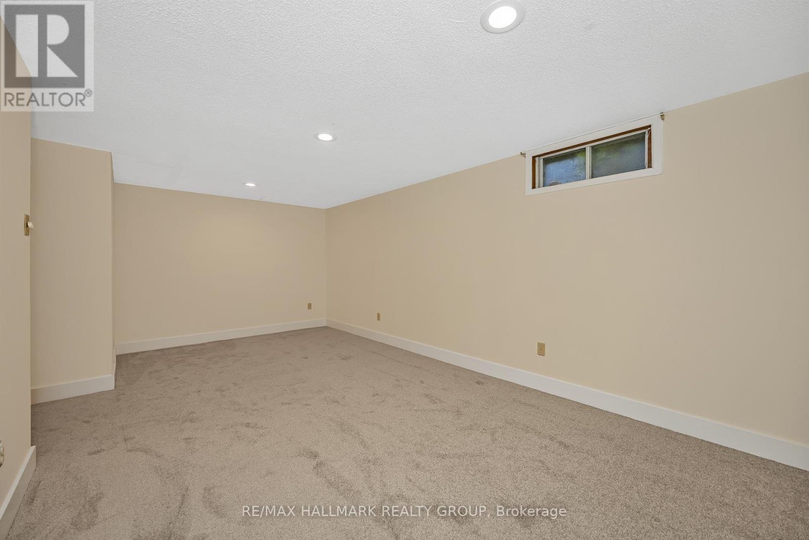 698 Malibu Terrace, Ottawa, Ontario  K2C 3T8 - Photo 37 - X12494194