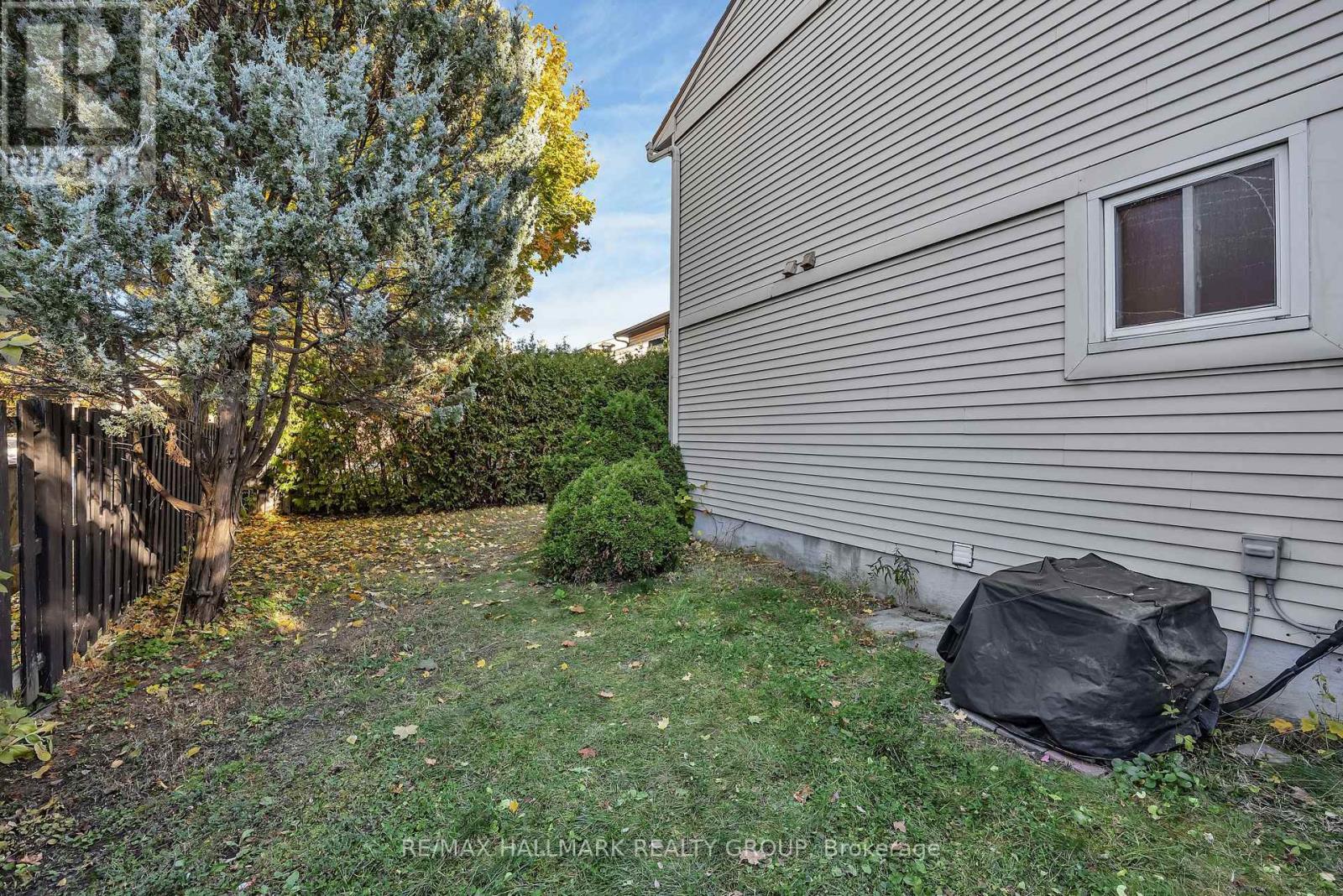 698 Malibu Terrace, Ottawa, Ontario  K2C 3T8 - Photo 42 - X12494194