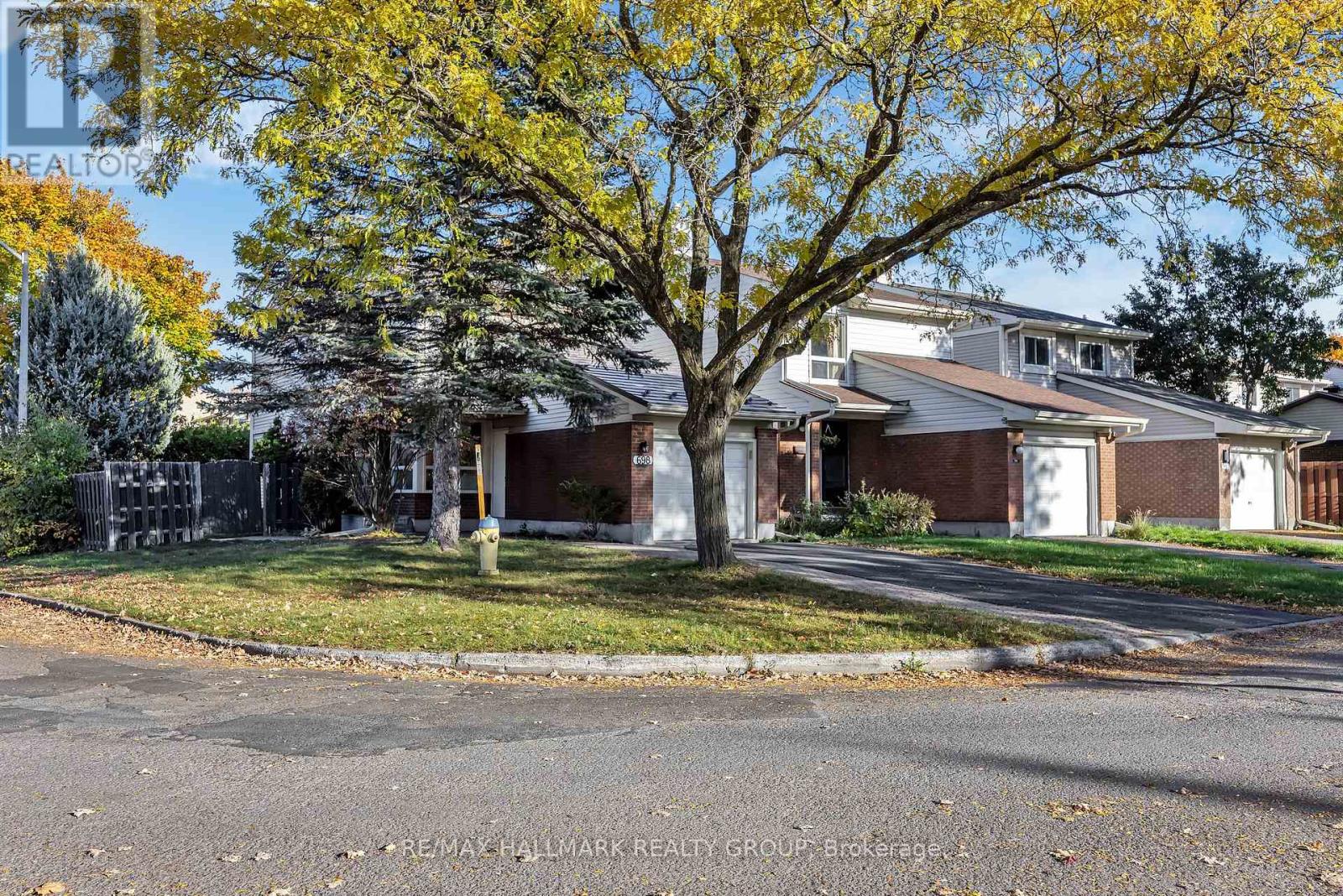 698 Malibu Terrace, Ottawa, Ontario  K2C 3T8 - Photo 6 - X12494194