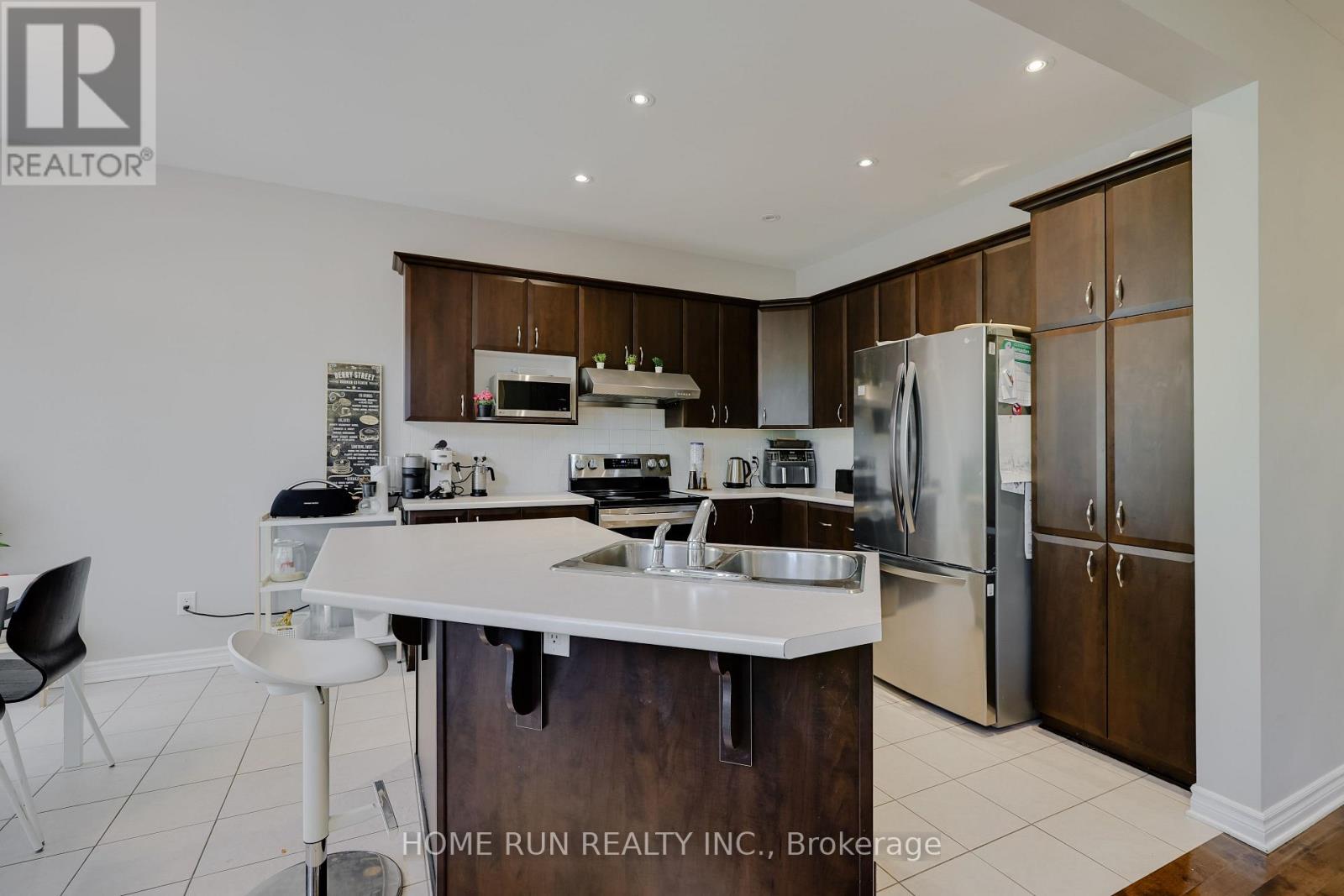 190 Keyrock Drive, Ottawa, Ontario  K2T 0A9 - Photo 8 - X12494212