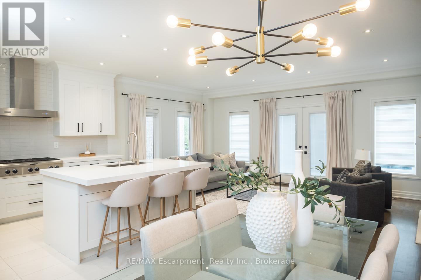 2334 Wuthering Heights Way, Oakville, Ontario  L6M 0E8 - Photo 10 - W12494216