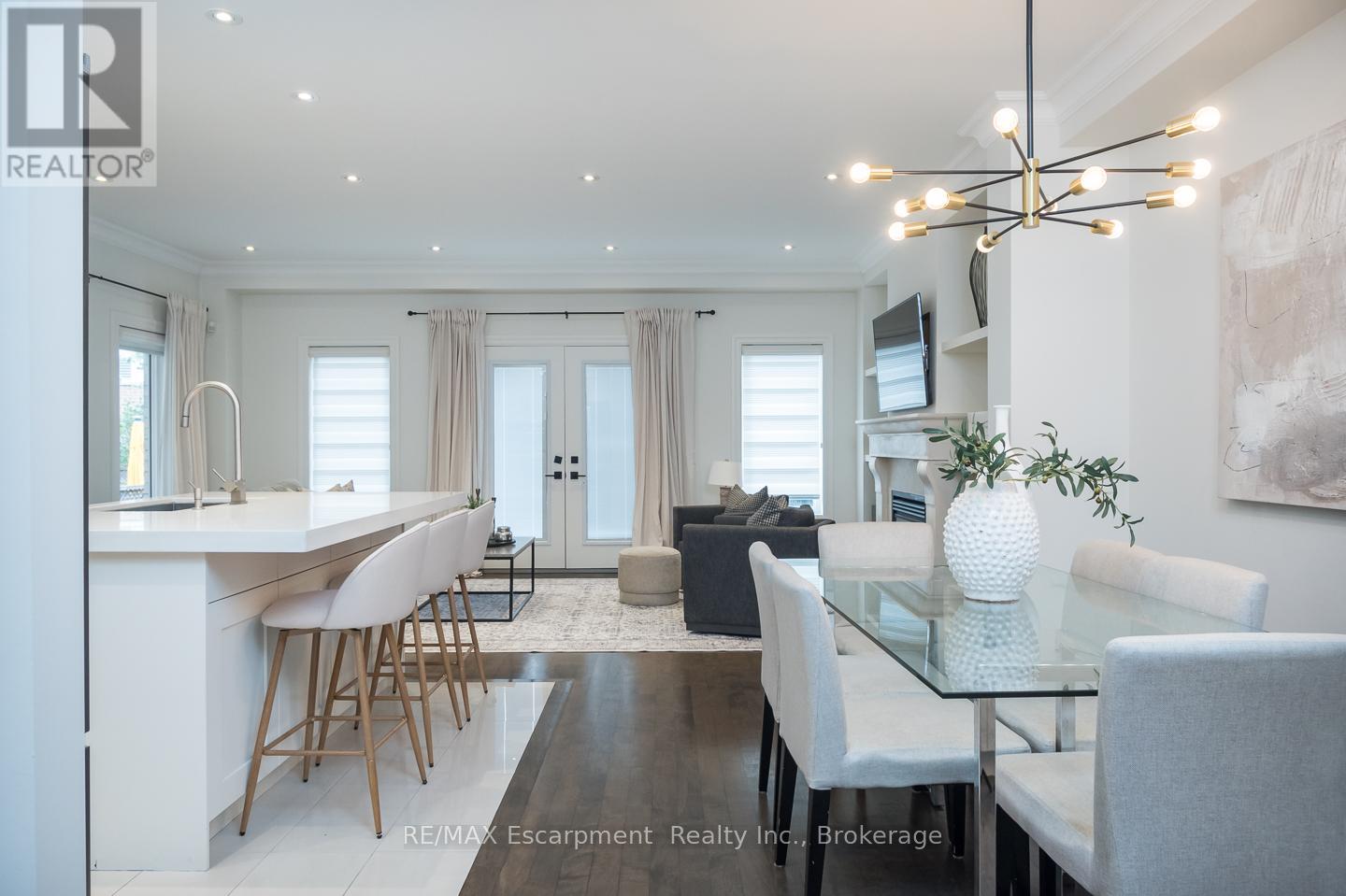 2334 Wuthering Heights Way, Oakville, Ontario  L6M 0E8 - Photo 11 - W12494216