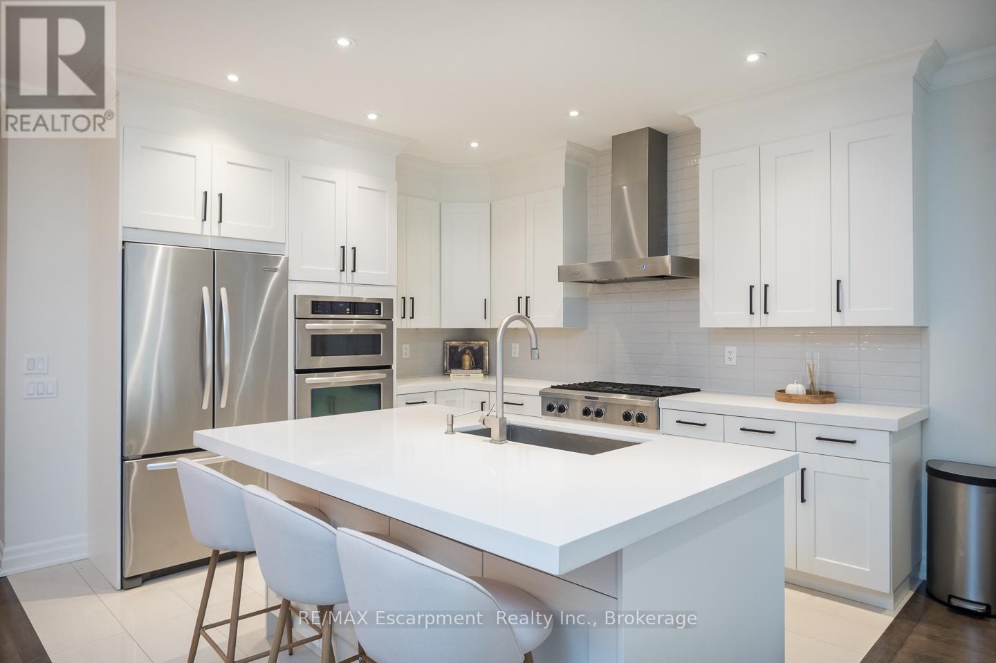 2334 Wuthering Heights Way, Oakville, Ontario  L6M 0E8 - Photo 13 - W12494216