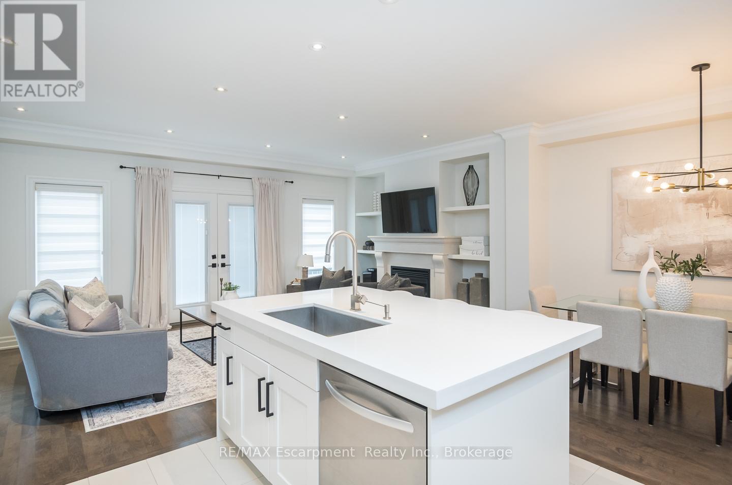 2334 Wuthering Heights Way, Oakville, Ontario  L6M 0E8 - Photo 18 - W12494216