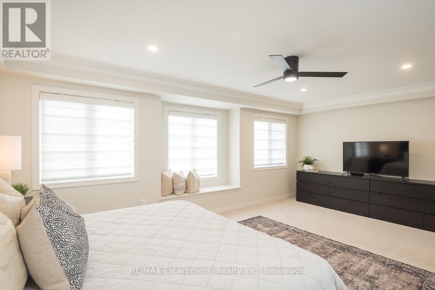 2334 Wuthering Heights Way, Oakville, Ontario  L6M 0E8 - Photo 29 - W12494216