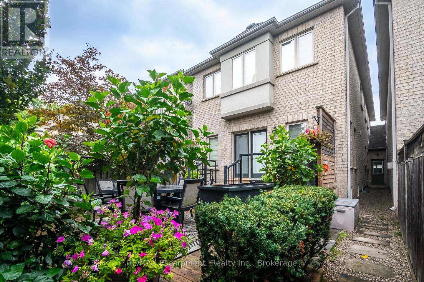 2334 Wuthering Heights Way, Oakville, Ontario  L6M 0E8 - Photo 46 - W12494216
