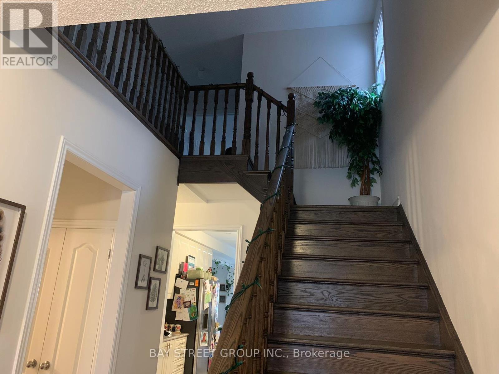 27 Palace Street, Thorold, Ontario  L2V 0J7 - Photo 16 - X12493510