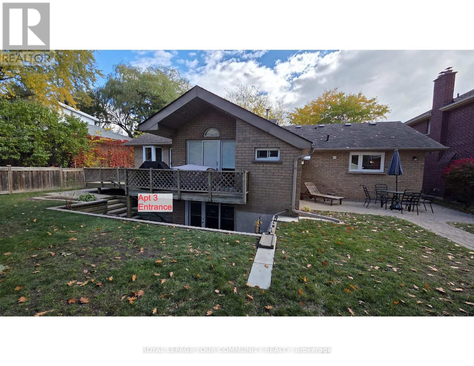 2 Rougecrest Drive, Markham, Ontario  L3P 3B6 - Photo 4 - N12465005