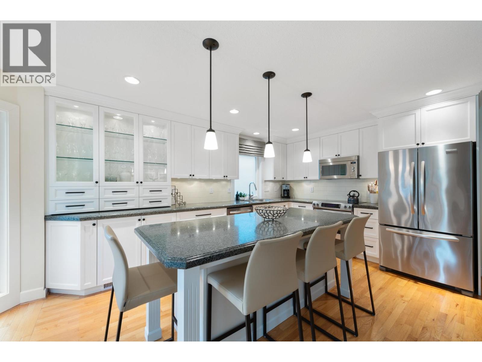 997 Canyon Boulevard, North Vancouver, British Columbia  V7R 2K2 - Photo 9 - R3056261