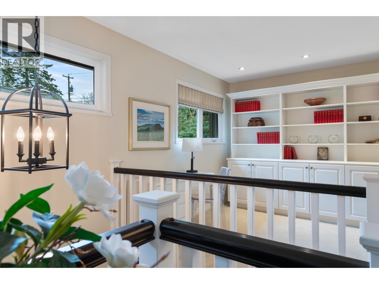 997 Canyon Boulevard, North Vancouver, British Columbia  V7R 2K2 - Photo 15 - R3056261