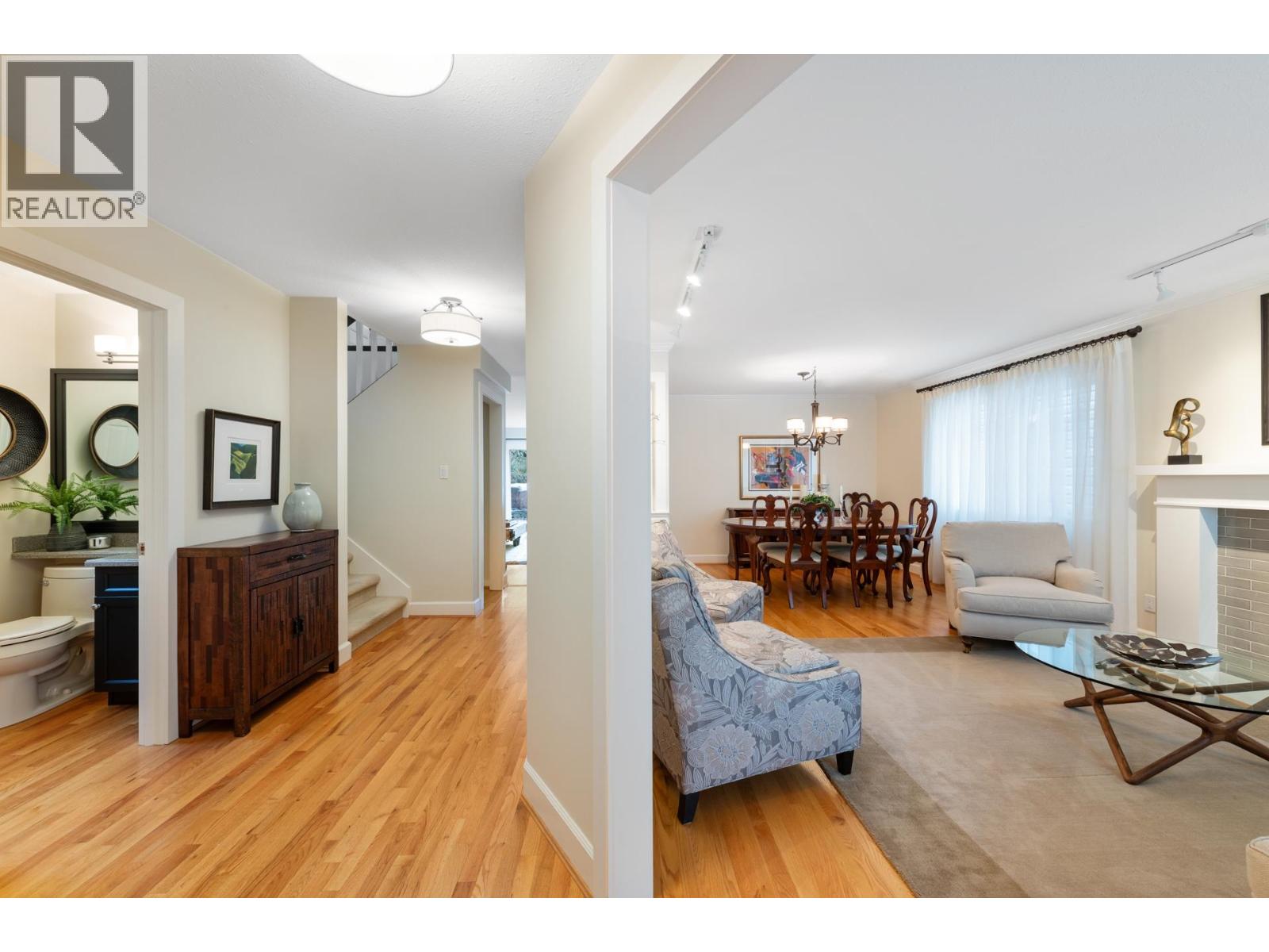 997 Canyon Boulevard, North Vancouver, British Columbia  V7R 2K2 - Photo 12 - R3056261