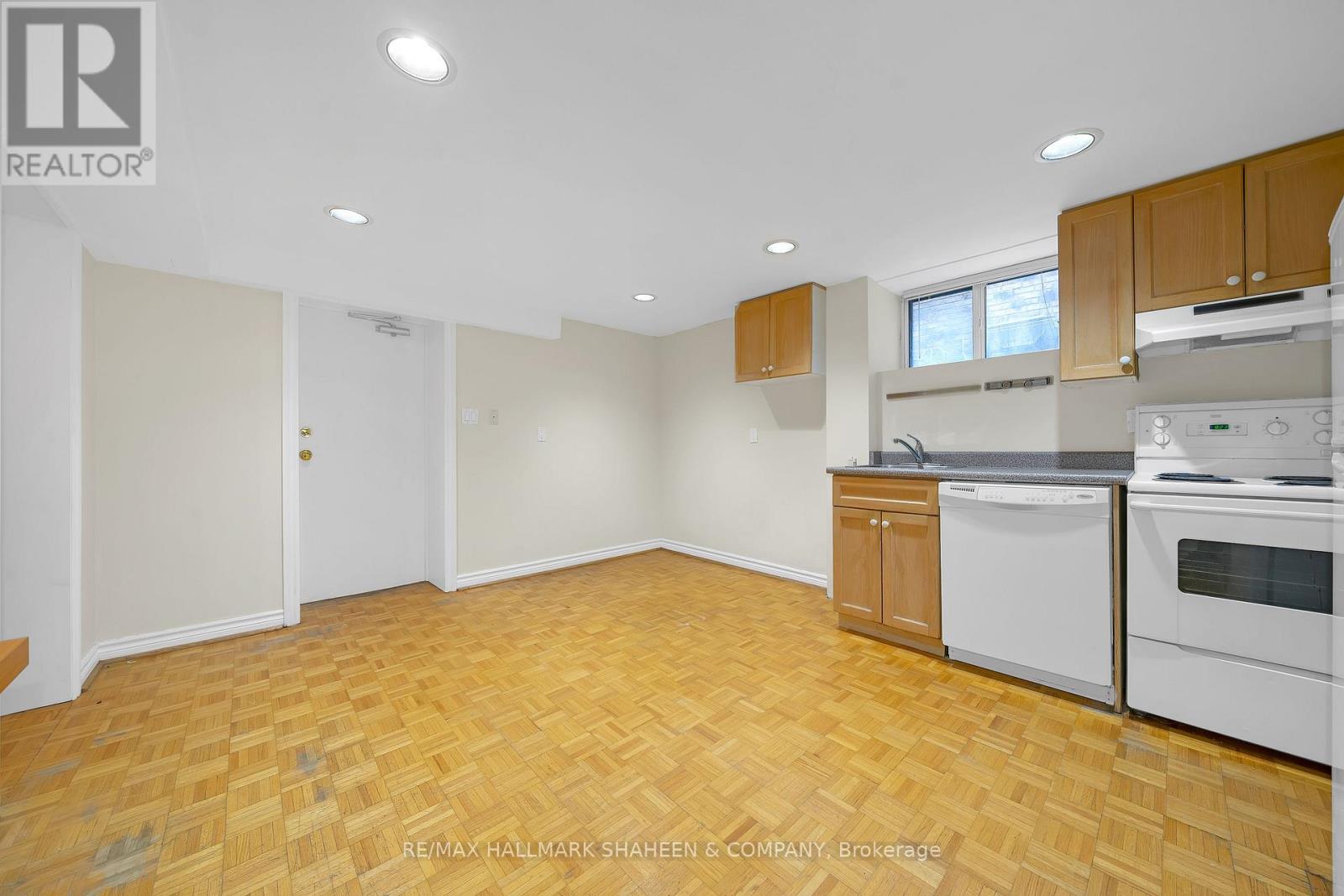 Bsmt - 12 Foxbar Road, Toronto, Ontario  M4V 2G6 - Photo 5 - C12494220