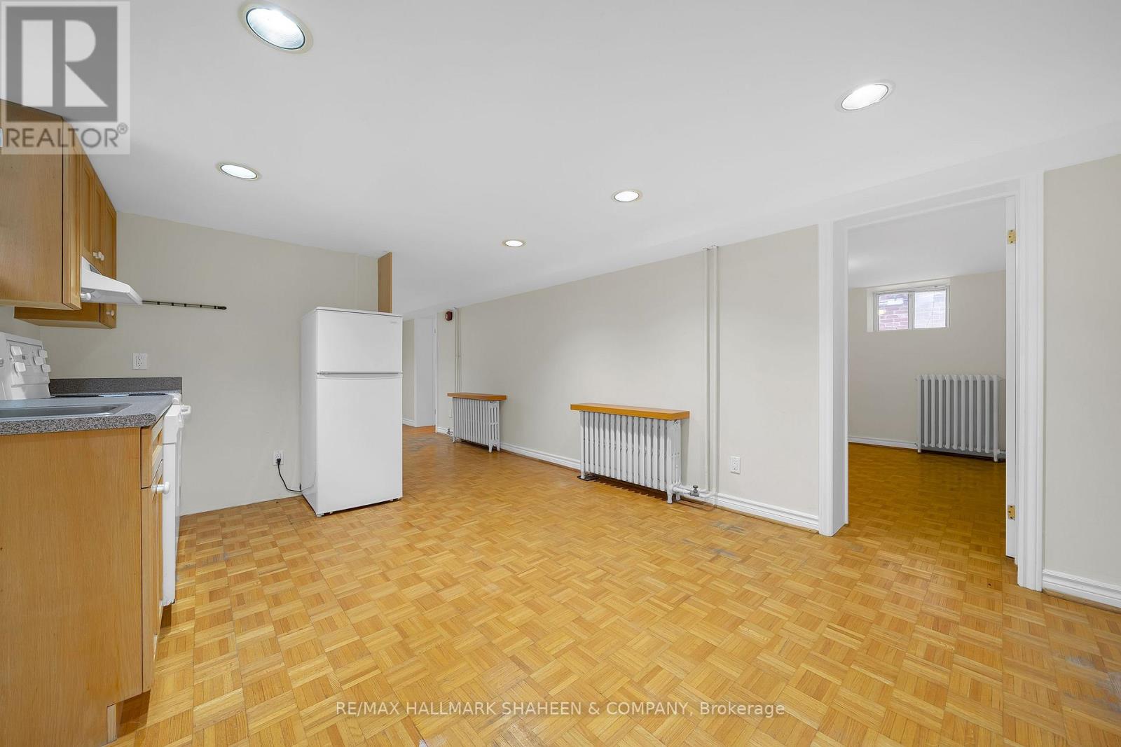 Bsmt - 12 Foxbar Road, Toronto, Ontario  M4V 2G6 - Photo 7 - C12494220