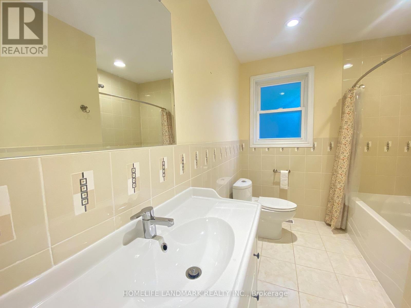 Upper - 156 Guildwood Parkway, Toronto, Ontario  M1E 1P4 - Photo 16 - E12494202