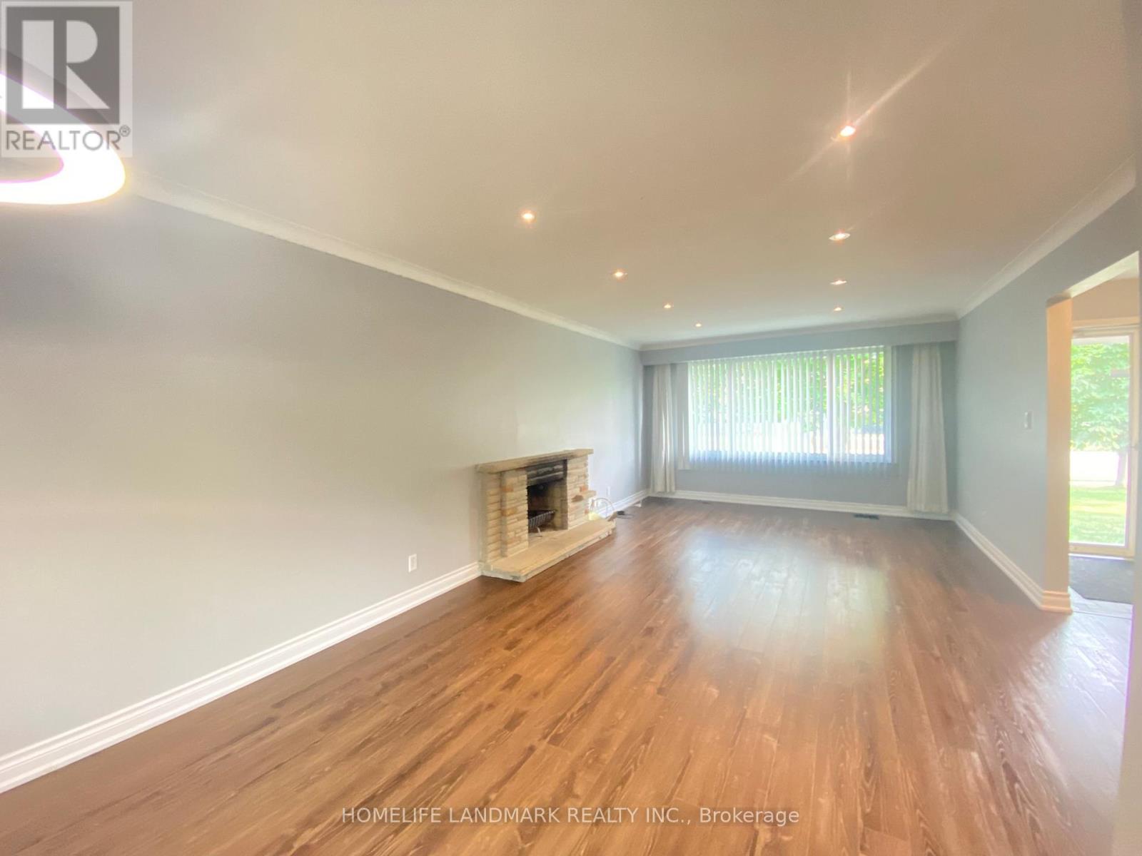 Upper - 156 Guildwood Parkway, Toronto, Ontario  M1E 1P4 - Photo 3 - E12494202