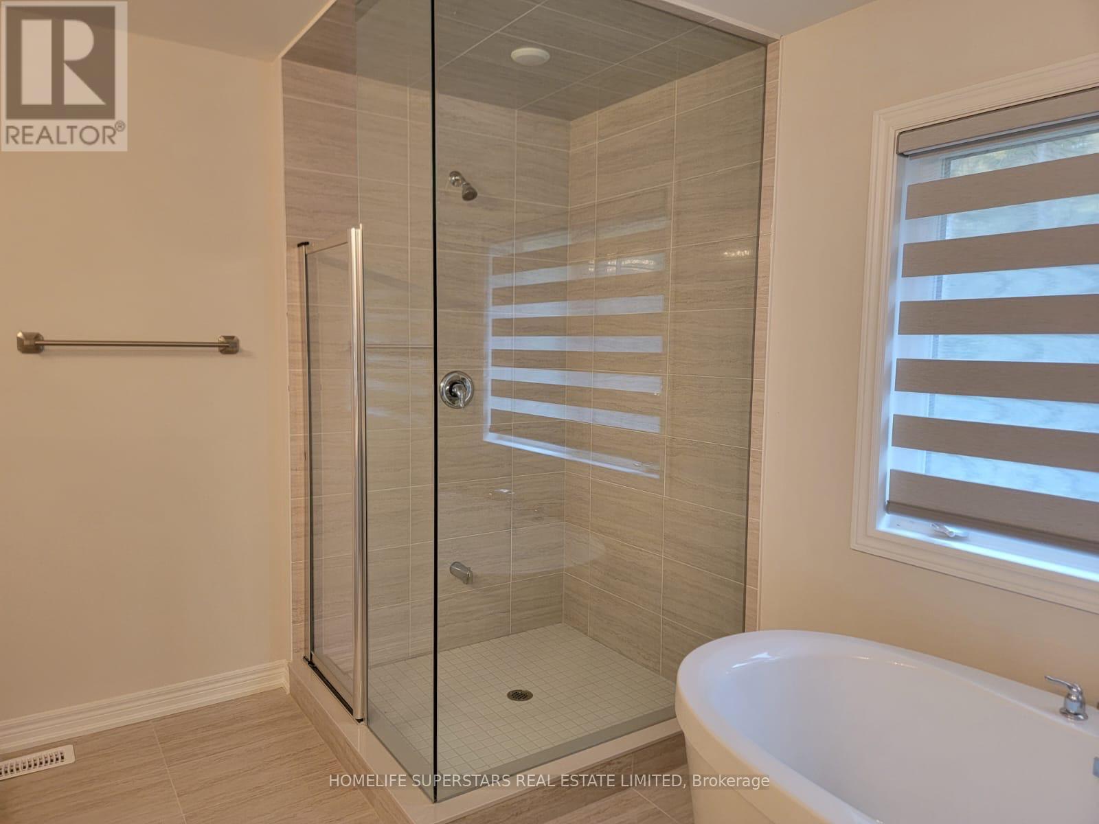 1486 Davis Loop W, Innisfil, Ontario  L0L 1W0 - Photo 10 - N12468180