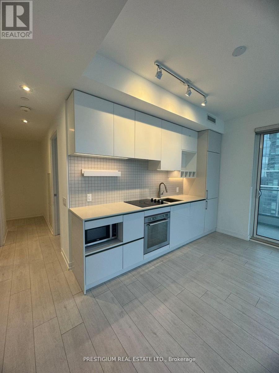 4206 - 950 Portage Parkway, Vaughan, Ontario  L4K 0J7 - Photo 3 - N12494170