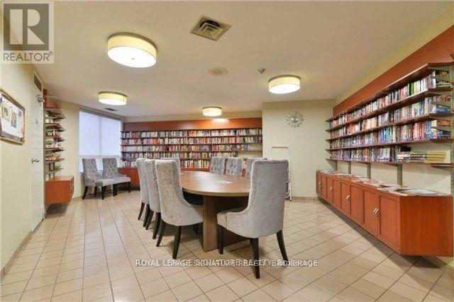 105 - 55 Kingsbridge Garden Circle, Mississauga, Ontario  L5R 1Y1 - Photo 6 - W12494174