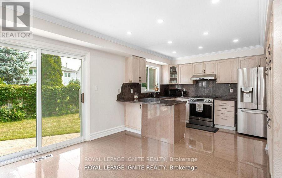 3106 Baytree Court, Mississauga, Ontario  L5N 7N9 - Photo 15 - W12494176