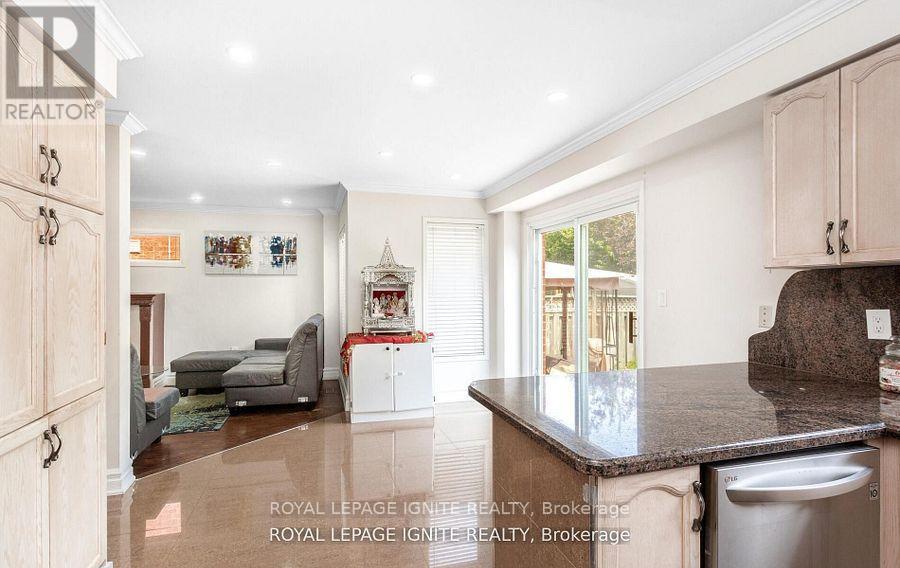 3106 Baytree Court, Mississauga, Ontario  L5N 7N9 - Photo 17 - W12494176