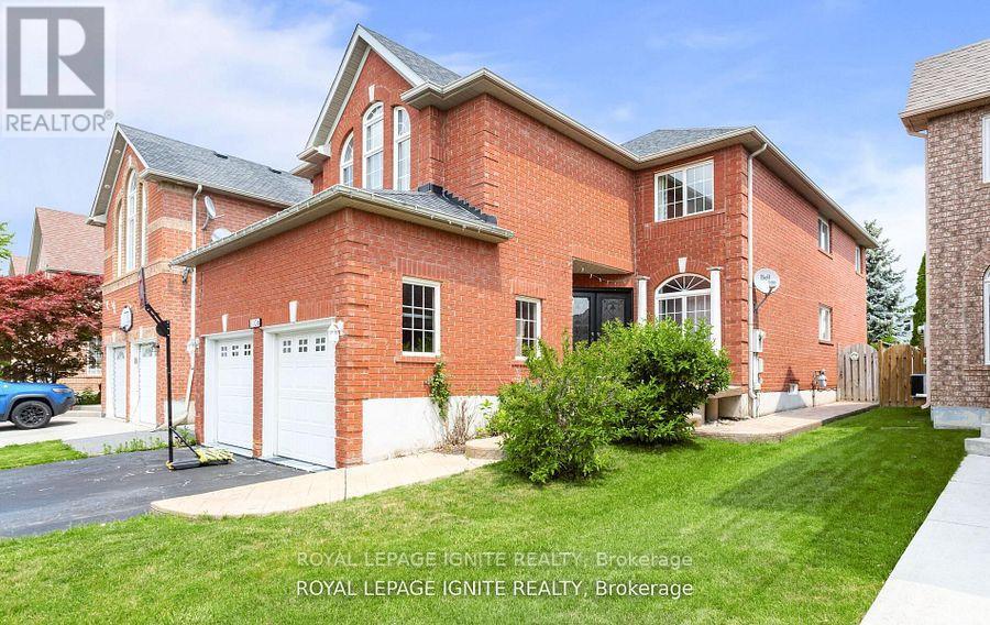 3106 Baytree Court, Mississauga, Ontario  L5N 7N9 - Photo 3 - W12494176