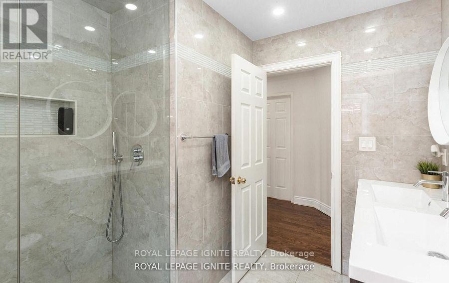 3106 Baytree Court, Mississauga, Ontario  L5N 7N9 - Photo 39 - W12494176