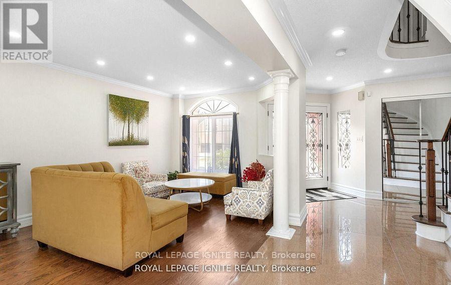 3106 Baytree Court, Mississauga, Ontario  L5N 7N9 - Photo 6 - W12494176