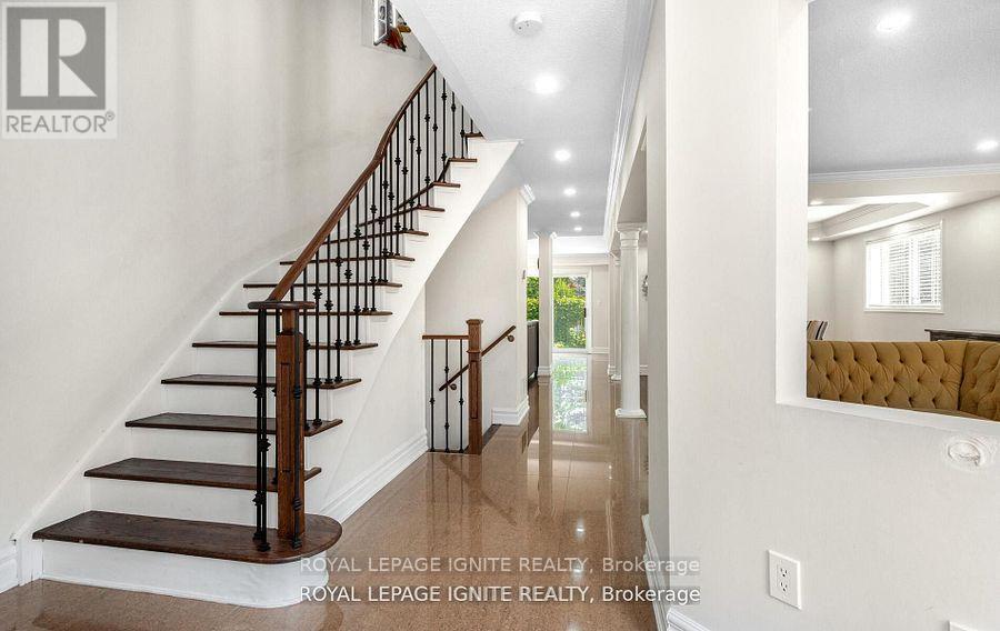 3106 Baytree Court, Mississauga, Ontario  L5N 7N9 - Photo 7 - W12494176