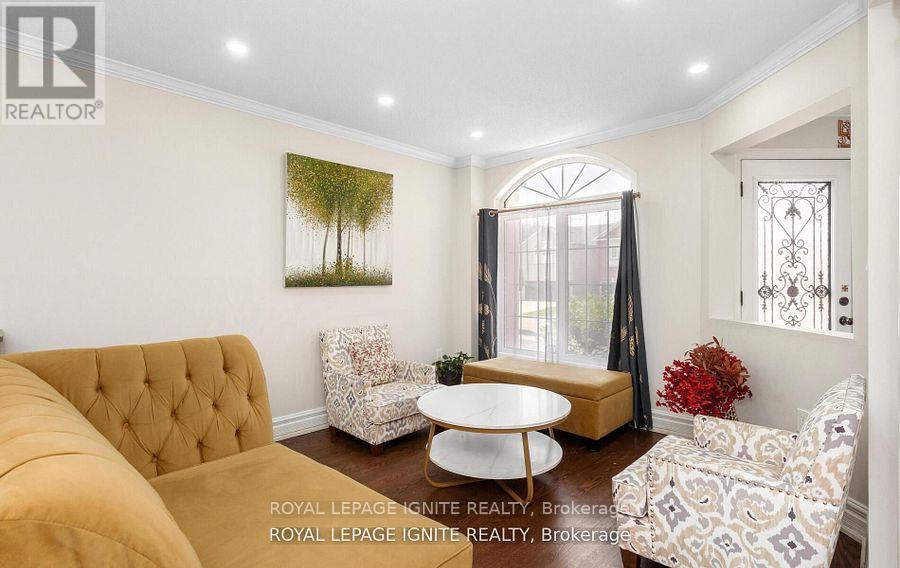 3106 Baytree Court, Mississauga, Ontario  L5N 7N9 - Photo 8 - W12494176