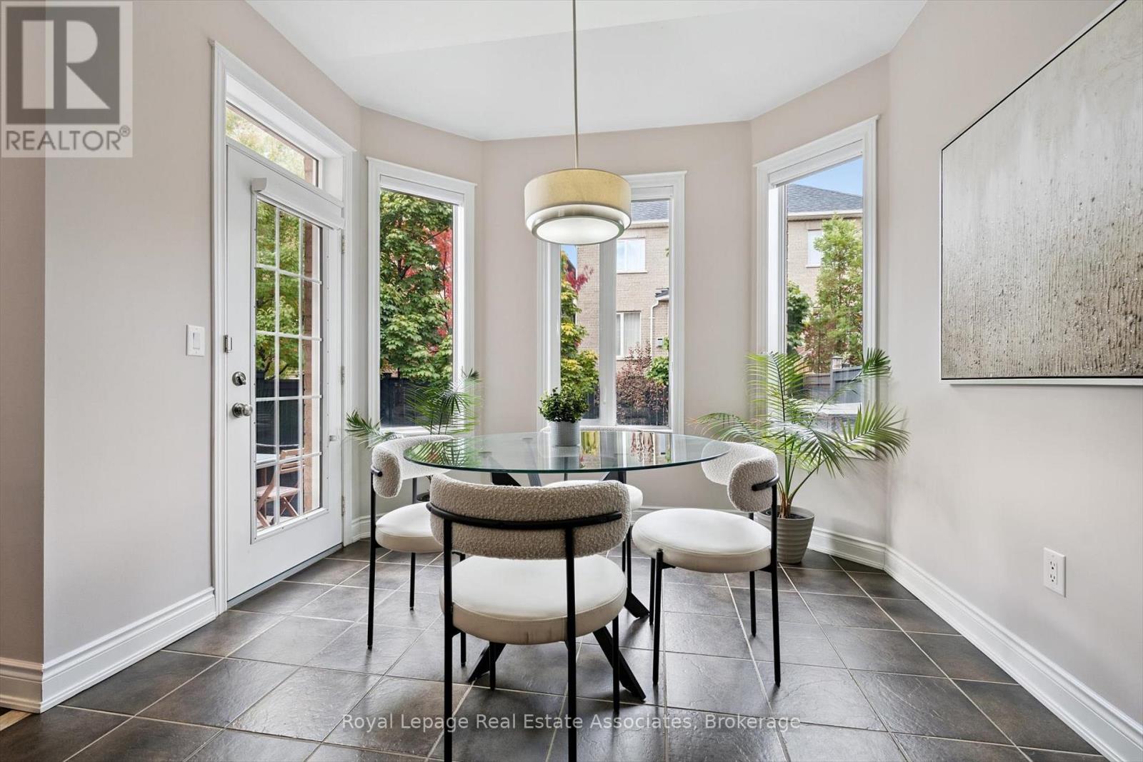 3335 Whilabout Terrace, Oakville, Ontario  L6L 0A8 - Photo 14 - W12494186