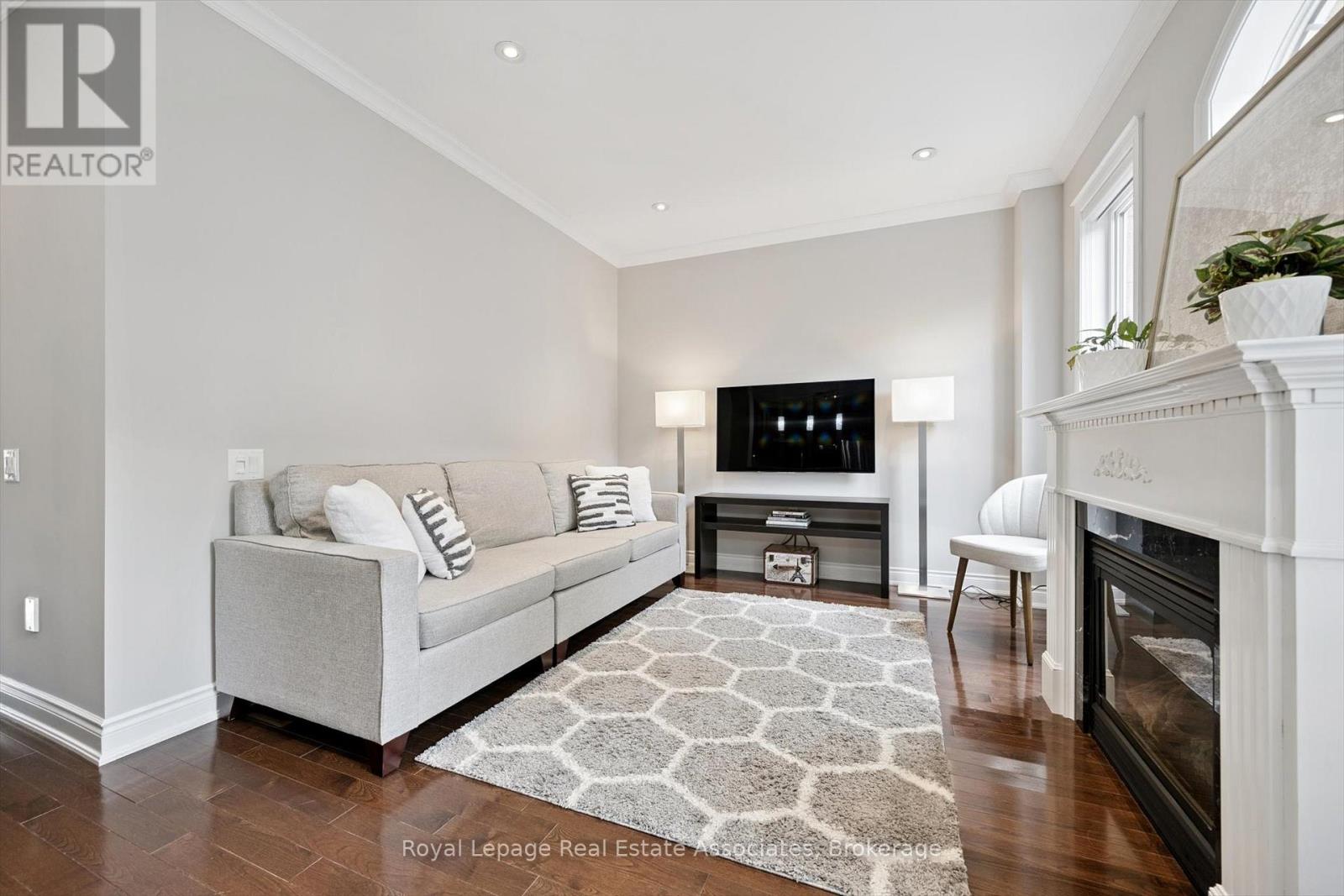 3335 Whilabout Terrace, Oakville, Ontario  L6L 0A8 - Photo 15 - W12494186