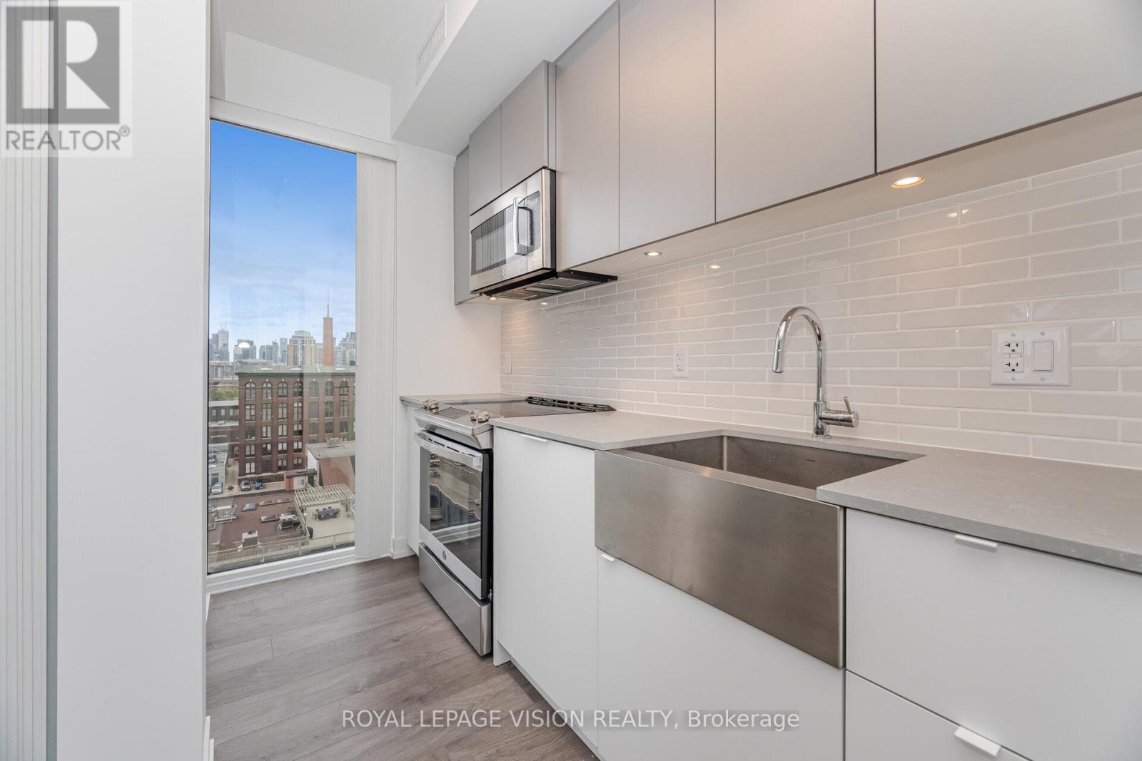 803 - 270 Dufferin Street, Toronto, Ontario  M6K 0H8 - Photo 12 - W12494208