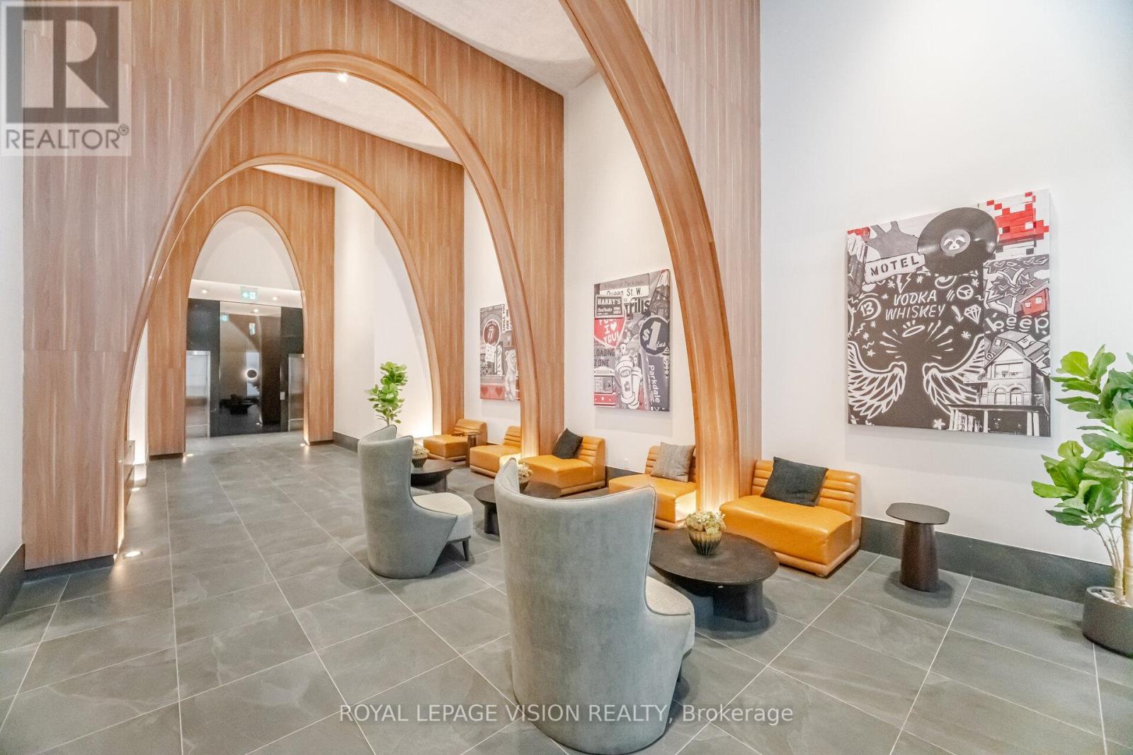 803 - 270 Dufferin Street, Toronto, Ontario  M6K 0H8 - Photo 4 - W12494208