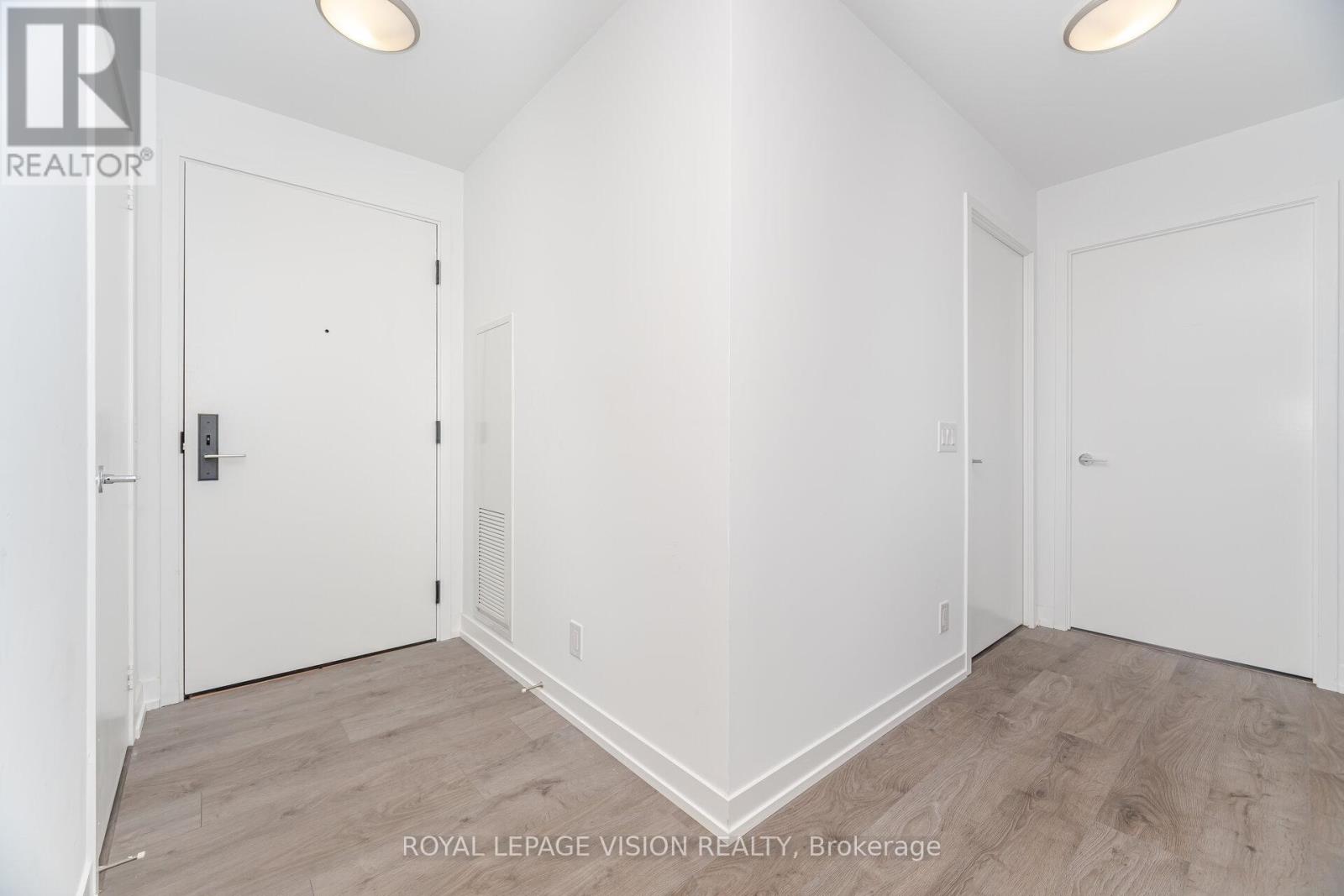 803 - 270 Dufferin Street, Toronto, Ontario  M6K 0H8 - Photo 8 - W12494208