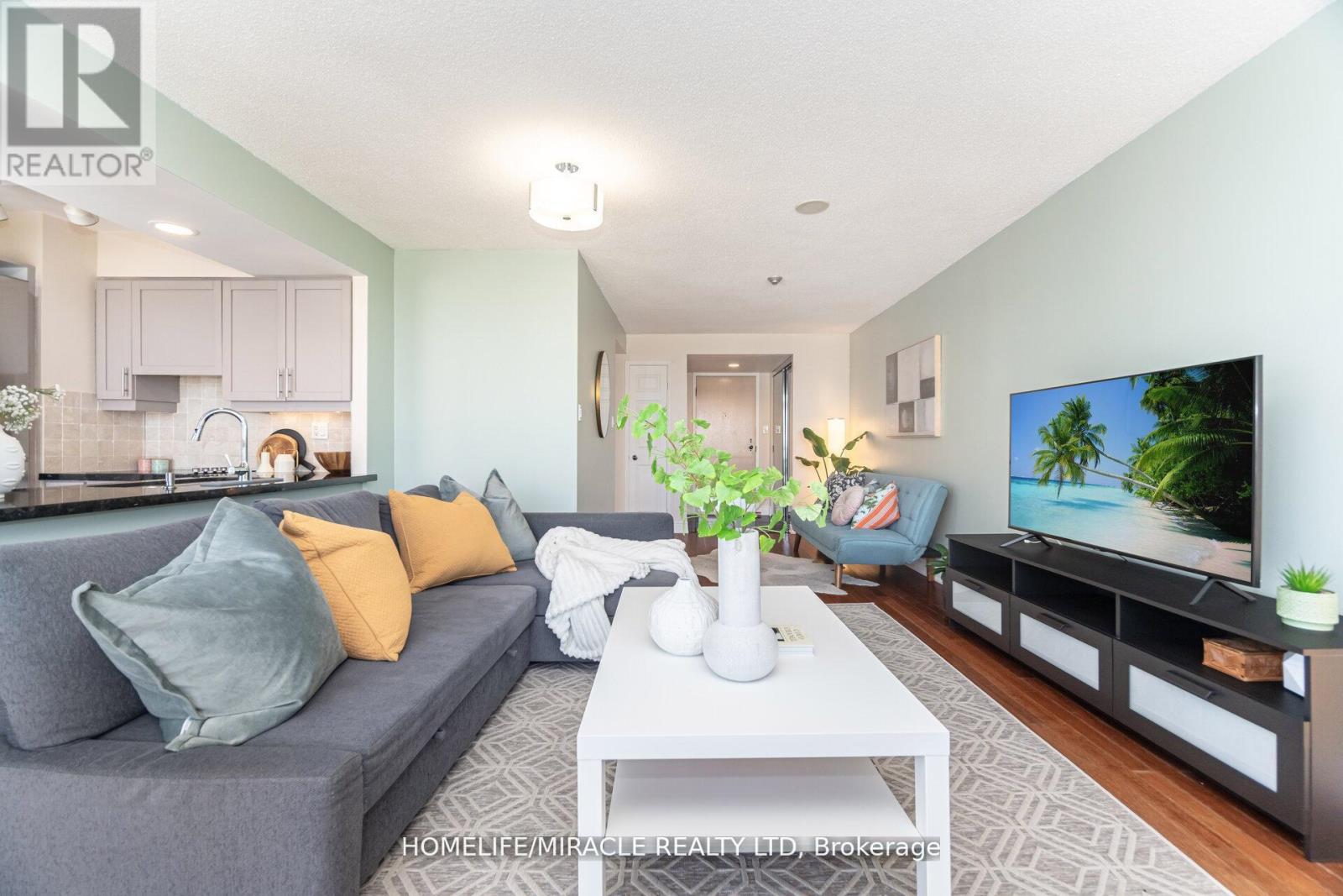 50 Eglinton Ave W, Mississauga, Ontario  L5R 3P5 - Photo 13 - W12494210