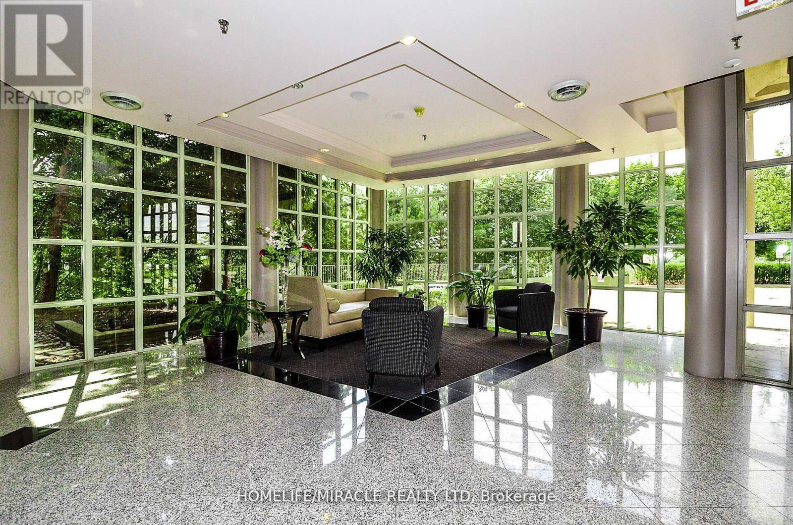 50 Eglinton Ave W, Mississauga, Ontario  L5R 3P5 - Photo 5 - W12494210