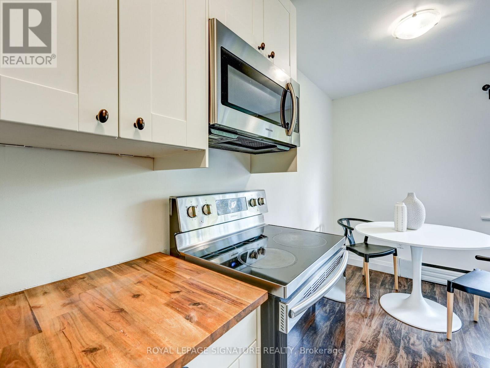 40 Cavell Avenue, Toronto, Ontario  M8V 1P2 - Photo 18 - W12494214