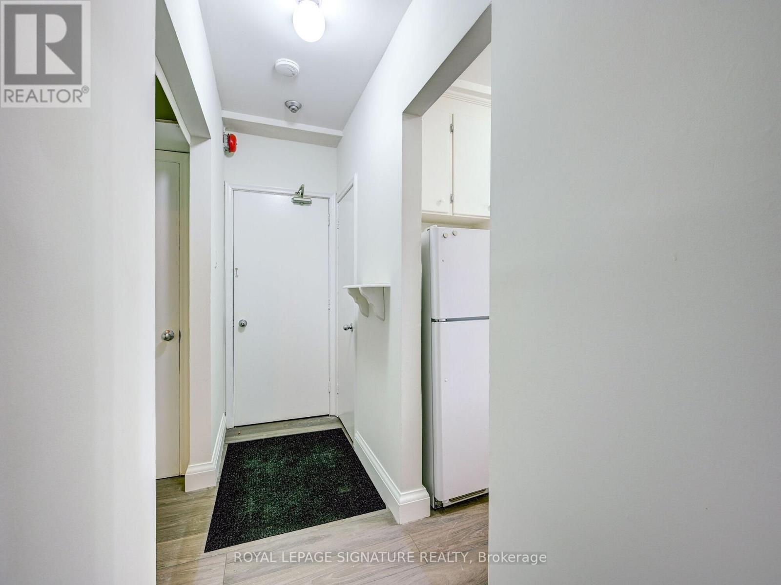 40 Cavell Avenue, Toronto, Ontario  M8V 1P2 - Photo 27 - W12494214