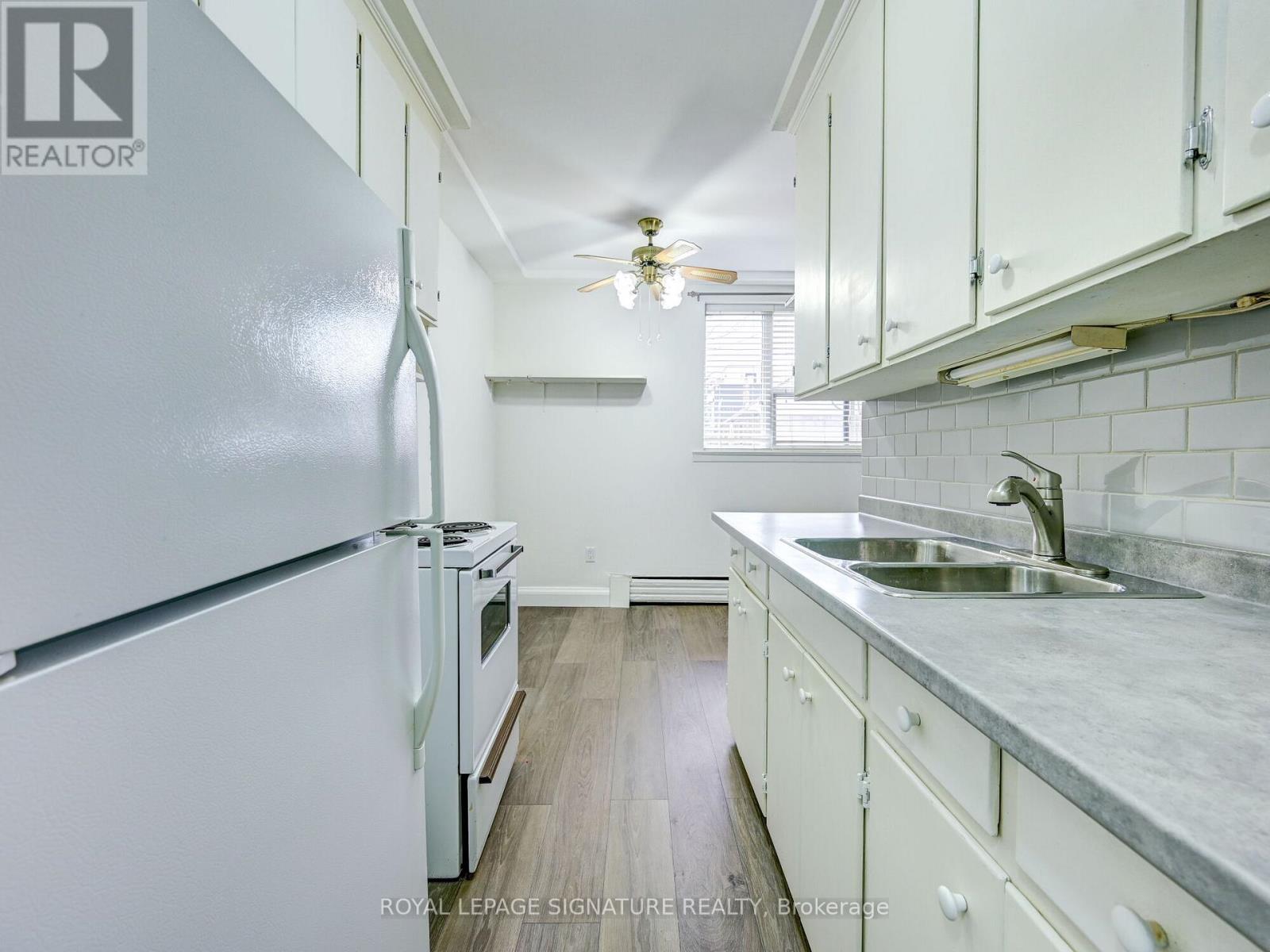 40 Cavell Avenue, Toronto, Ontario  M8V 1P2 - Photo 30 - W12494214