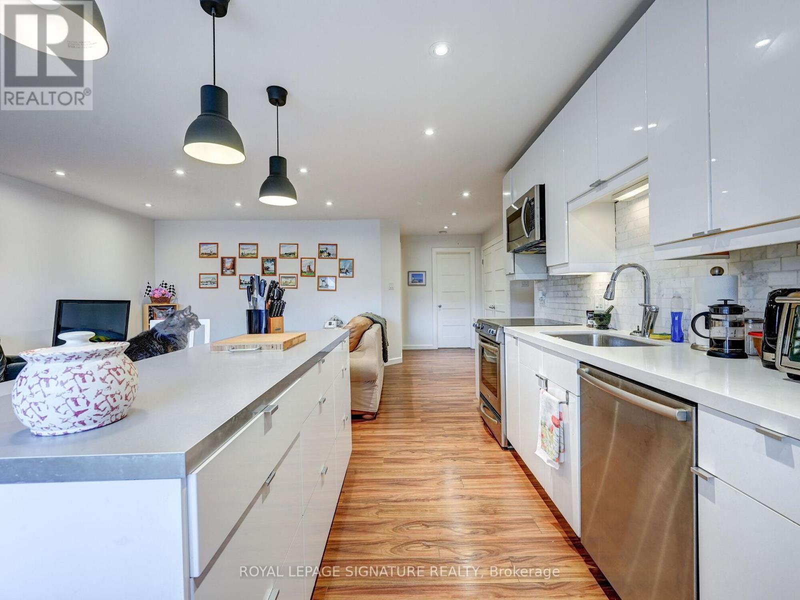 40 Cavell Avenue, Toronto, Ontario  M8V 1P2 - Photo 34 - W12494214