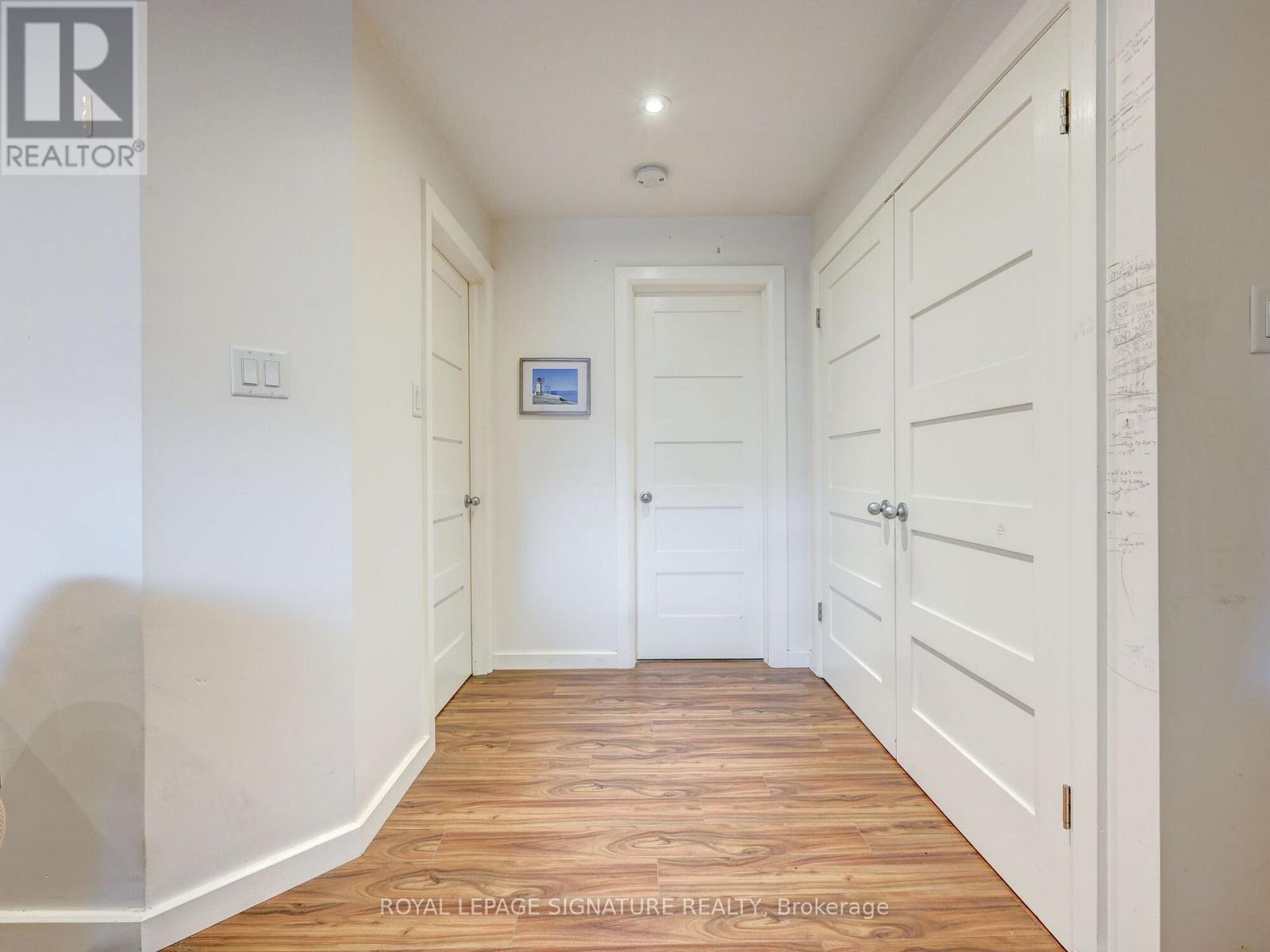 40 Cavell Avenue, Toronto, Ontario  M8V 1P2 - Photo 35 - W12494214