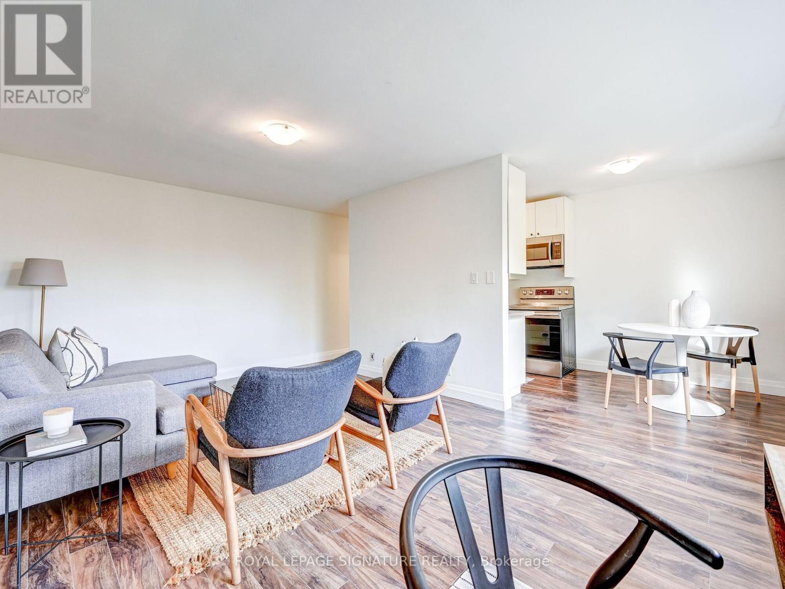 40 Cavell Avenue, Toronto, Ontario  M8V 1P2 - Photo 7 - W12494214