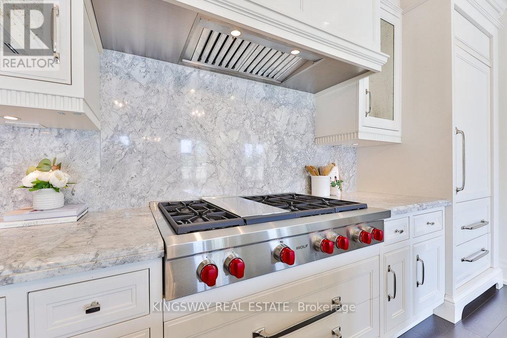 203 - 300 Randall Street, Oakville, Ontario  L6J 1R1 - Photo 13 - W12494222