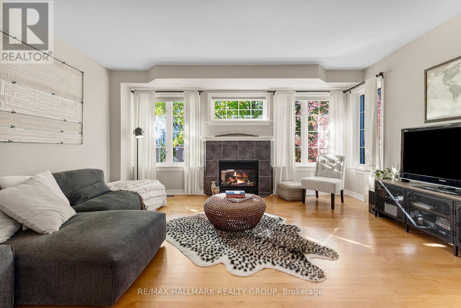 440 Edgeworth Avenue, Ottawa, Ontario  K2B 5L1 - Photo 2 - X12494234