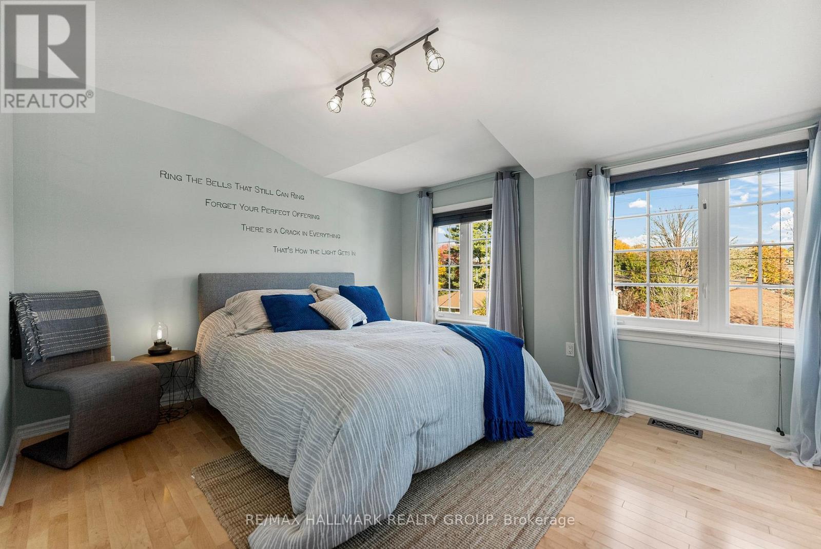 440 Edgeworth Avenue, Ottawa, Ontario  K2B 5L1 - Photo 5 - X12494234