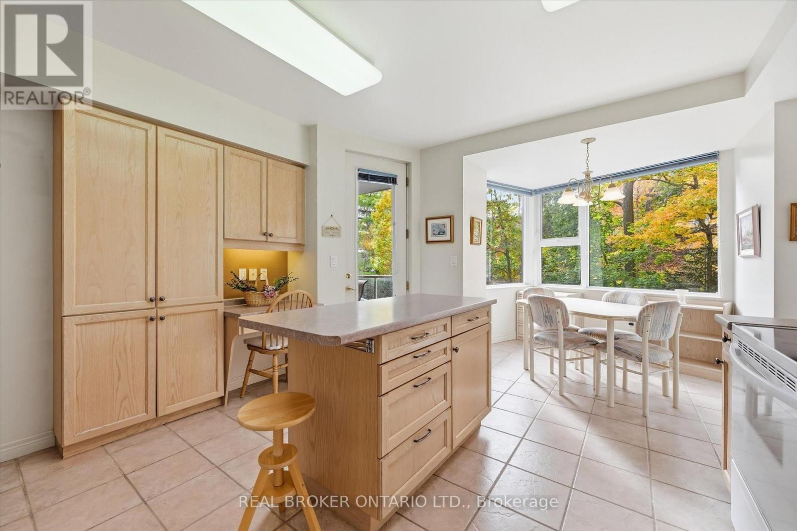 207 - 77 Governors Road, Hamilton, Ontario  L9H 7N8 - Photo 19 - X12494192