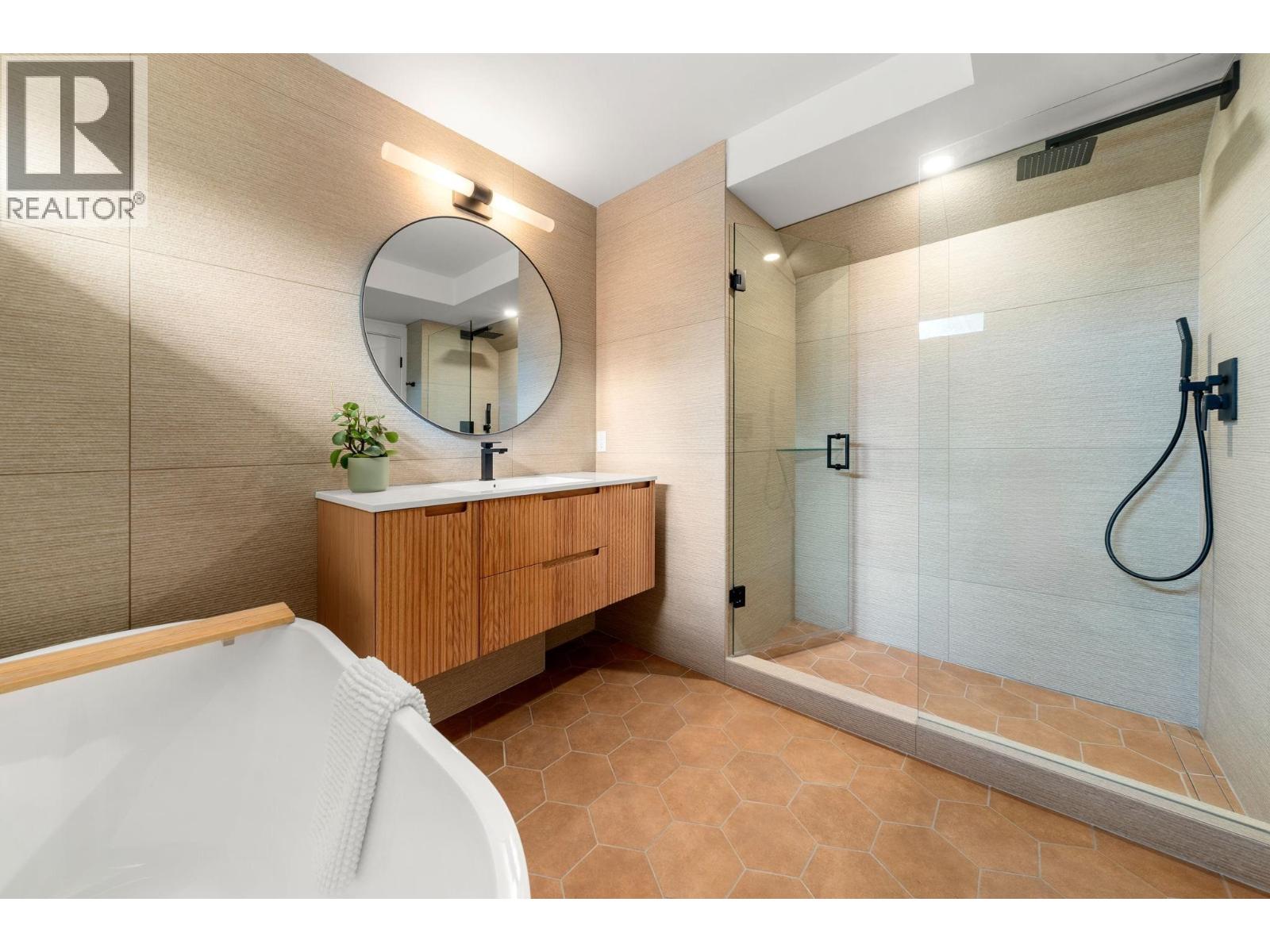 18 901 W 17th Street, North Vancouver, British Columbia  V7P 1V8 - Photo 25 - R3063522