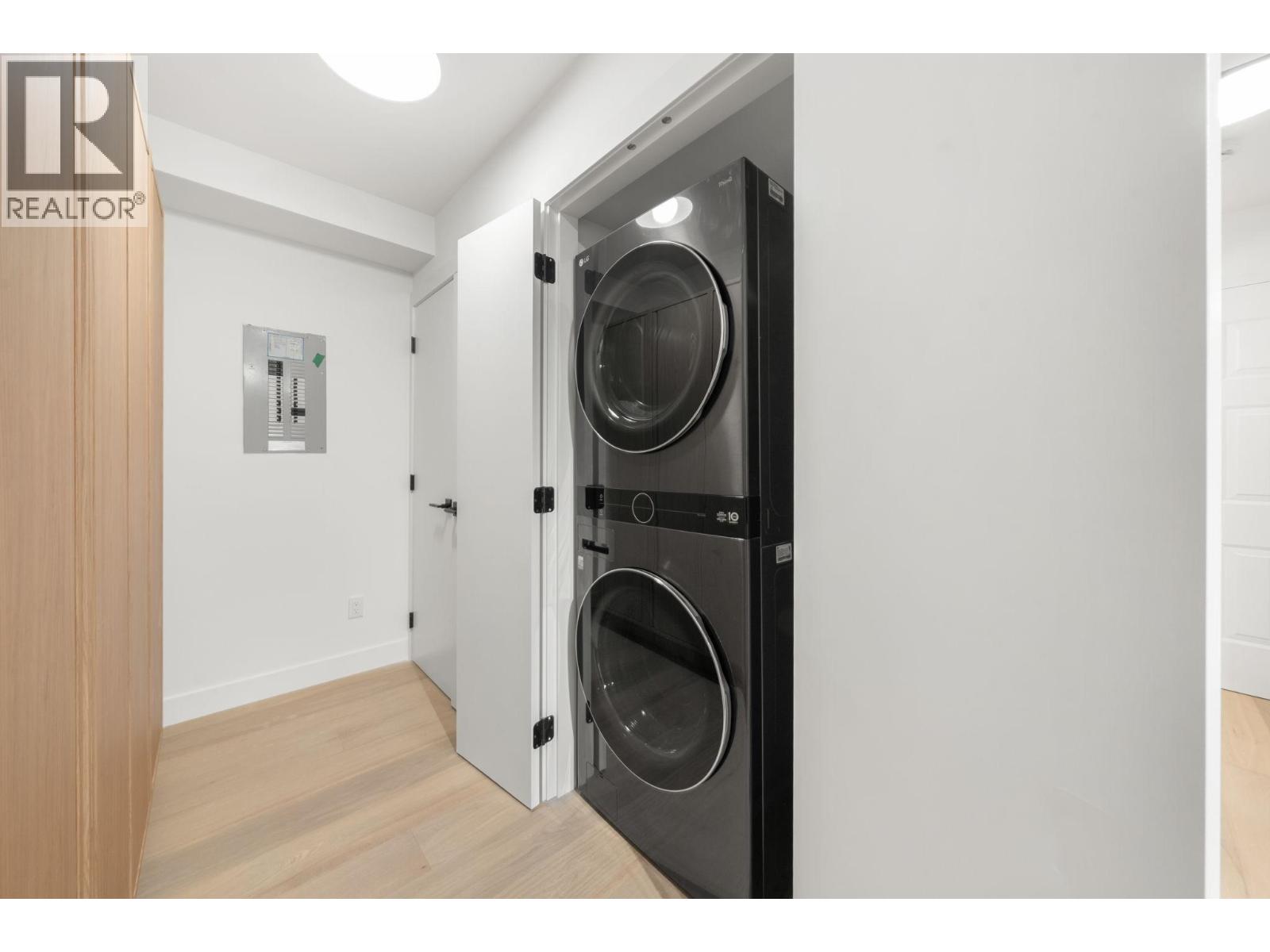 18 901 W 17th Street, North Vancouver, British Columbia  V7P 1V8 - Photo 37 - R3063522